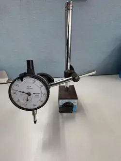 W/ MAGNETIC STAND