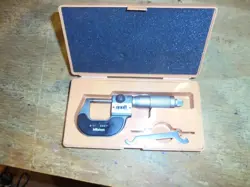 MITUTOYO OUTSIDE MICROMETER 0-1