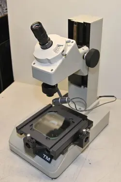MITUTOYO TM-500 TOOLMAKERS MICROSCOPE 176-808A