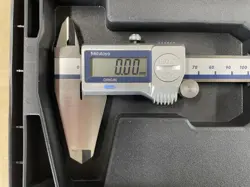 DIGITAL CALIPER 200MM