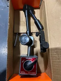 7019B MAGNETIC BASE