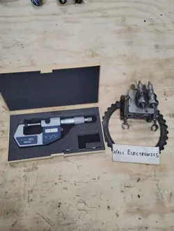 MITUTOYO 323-711-30 DIGITAL MICROMETER =USED=