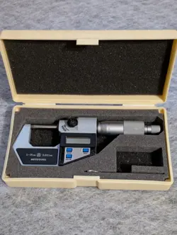 MICROMETER MDC-25