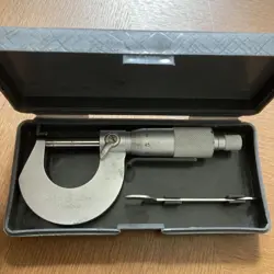 MITUTOYO STANDARD MICROMETER 0-25MM PRECISION MEASUREMENT TOOL WITH CASE