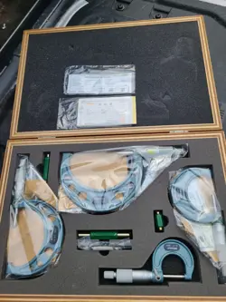 UNUSED MITUTOYO OUTSIDE
