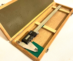 MITUTOYO DIGIMATIC CALIPER CD-30 500-303 MEASURING RANGE 300MM WITH BOX JAPAN FS