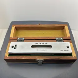 MITUTOYO PRECISION LEVEL 960-612 WITH WOODEN CASE 1 DIV = 0006