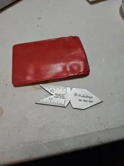 CENTER GAGE W/