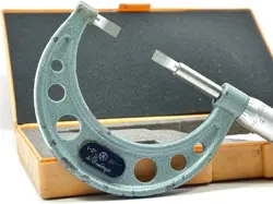 OUTSIDE BLADE MICROMETER