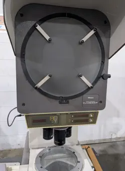 MITUTOYO PROFILE PROJECTOR