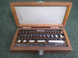 USED MITUTOYO RECTANGULAR GAUGE BLOCK SET SQUARE 1MM BASE 32 PIECES 516-966 BM1-