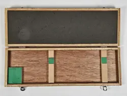 CALIPER WITH WOODEN
