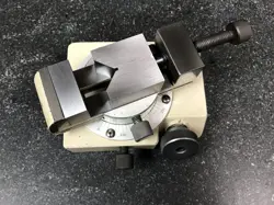 MITUTOYO ROTARY VISE 172-144 OPTICAL PROFILE PROJECTORS COMPARATORS PH-350 3515F