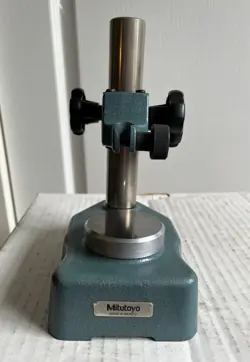 MITUTOYO INDICATOR COMPARATOR STAND W/FINE ADJUST KNOB (MODEL 7004)