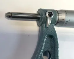 THREAD MICROMETER WITH