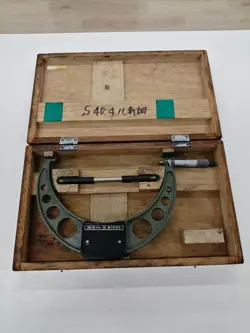 OM-225 103-145 MICROMETER