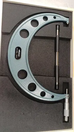 MITUTOYO OM-250 MICROMETER