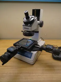 TOOLMAKERS MICROSCOPE 2