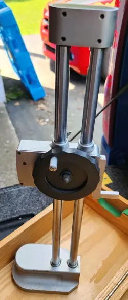 HEIGHT GAGE WITH