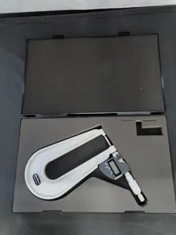 MICROMETER MODEL 389 251 30 MITUTOYO