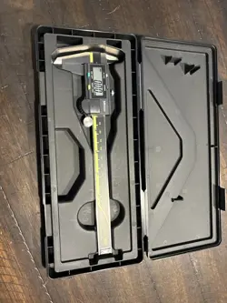 MITUTOYO DIGITAL CALIPER WITH CASE
