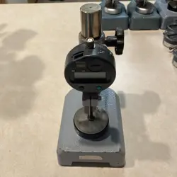 MITUTOYO 543-683 S1012E ELECTRONIC DIAL INDICATOR WITH BASE STAND!