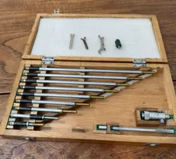 INSIDE MICROMETER SET: