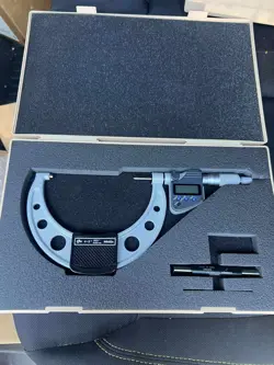 DIGITAL MICROMETER 0-4”
