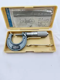MITUTOYO 103-135  MICROMETER  0-1