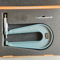 MITUTOYO 118-129 DEEP THROAT SHEET METAL MICROMETER 0-1