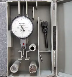 INDICATOR WITH ACCESSORIES