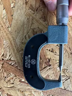 MITUTOYO MICROMETER 142-225