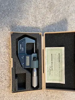 MITUTOYO DIGITAL MICROMETER 0-1