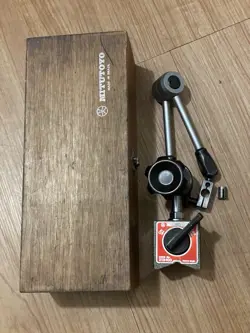 HOLDER WITH WOOD