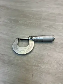 VINTAGE MADE IN JAPAN MITUTOYO MICROMETER 0-1
