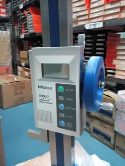 NEW MITUTOYO 570-304