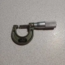 MITUTOYO NO. 103-135 OUTSIDE MICROMETER 0-1