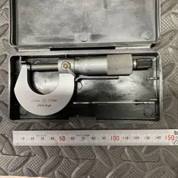 MITUTOYO MICROMETER 0-25MM MEASUREMENT RANGE 0.01MM ACCURACY WITH CASE