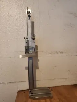 MAGNIFIER GAUGE