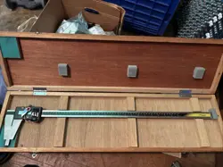 MITUTOYO DIGITAL CALIPER 550-225-10 CDC-24C W/ ORIGINAL WOOD CASE