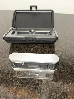 MITUTOYO 950-318 PRO 3600 DIGITAL PROTRACTOR / LEVEL IN BOX