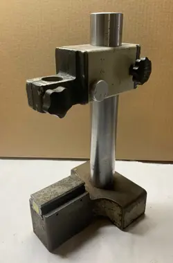 COMPARATOR STAND 12