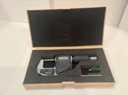 MITUTOYO 293-811  DIGIMATIC MICROMETER 0-1IN .001MM WITH CASE & NEW BATTERY