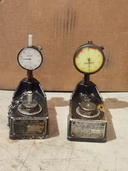 LOT OF 2 VINTAGE DOW GAGE PRECISION COMPARATORS W/A FEDERAL & MITUTOYO INDICTORS