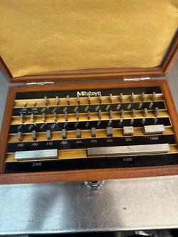 MITUTOYO, 32PC GAUGE RECTANGULAR STEEL BLOCK SET, GRADE 2.
