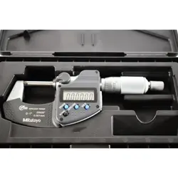 MITUTOYO 293-330-30 DIGITAL MICROMETER 0-1'' IP65 WITH ENGRAVINGS