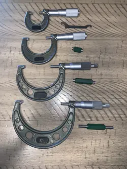 VG USED MITUTOYO 103-217 OUTSIDE MICROMETER SET 0-4” READS .0001” CARBIDE TIPPED