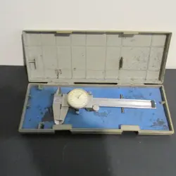 MITUTOYO PRECISION MACHINIST DIAL CALIPER WITH CASE.  505-629-50.  100MM.