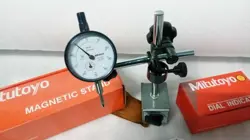 MITUTOYO MAGNETIC BASE 7011 S -10 WITH MITUTOYO DIAL INDICATOR 2046S