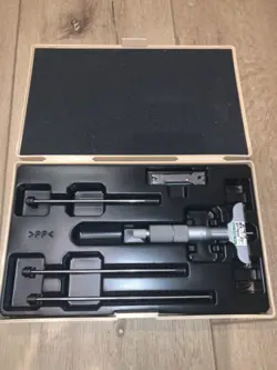 EXCELLENT 0-4”MITUTOYO 129-127 DEPTH MICROMETER DMC 2.5-4